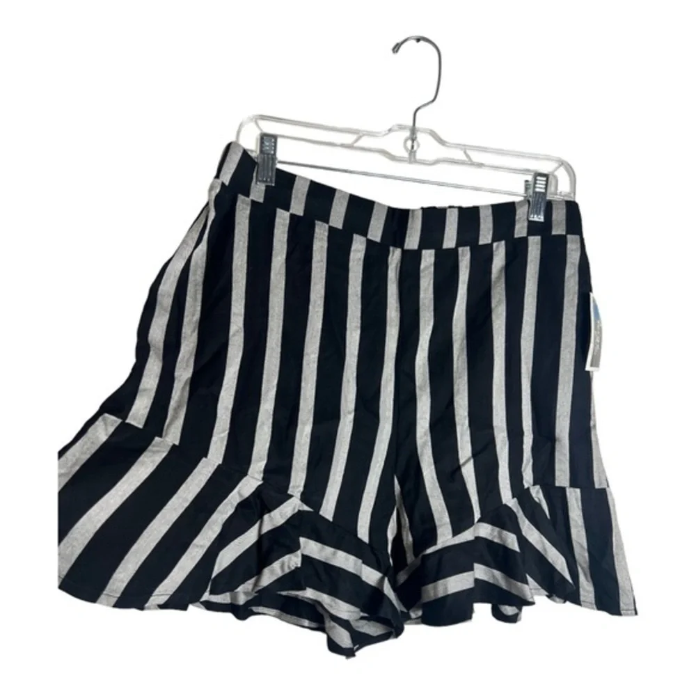 Nwt Beige By Eci Stripe Shorts With Ruffled Hem Size M